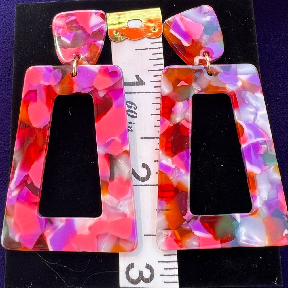 Color Street Multicolored Tortoiseshell Earrings - Picture 5 of 6